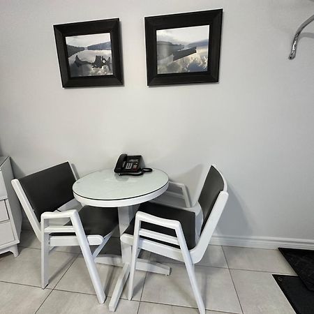 Motel Le Refuge Σέρμπρουκ Εξωτερικό φωτογραφία